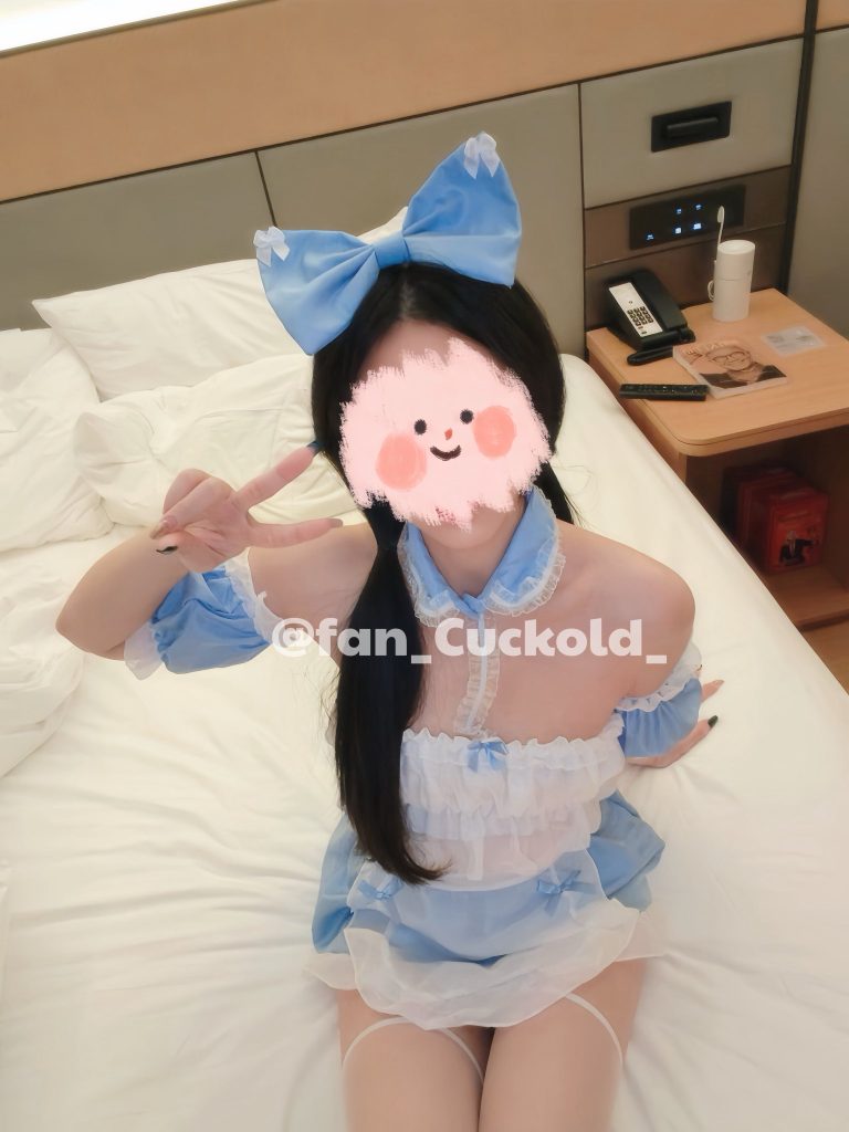 【饭饭吖】NTR资深女玩家 [30v27p 6.2g]-福利姬杂货铺