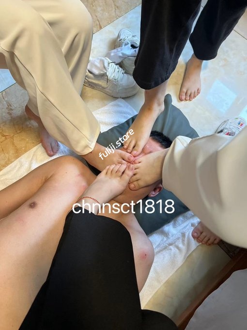 极超顶坐脸，刷锅【与精神小妹那些年】SVIP付费群顶级男奴女奴调教[20V/33G]-福利姬杂货铺