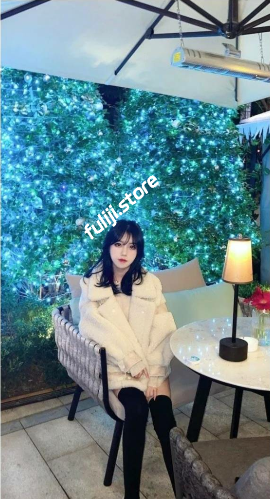 重磅泄密，抖音300万粉丝网红『天降之雯』合集【1.2G】