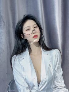 顶级女模 99年微博网红『抖娘利世』私拍定制合集 【139套 81G】 - 福利姬杂货铺-福利姬杂货铺
