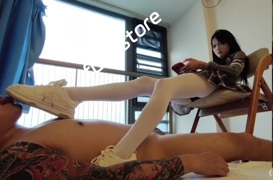 推特字母圈足控爱好者『洛丽踏迹』最新VIP福利合集【14V/7.7G】