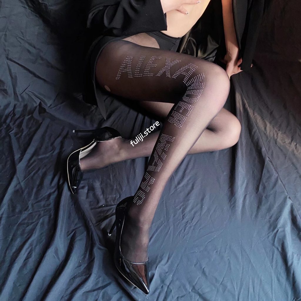 超极品黑丝姬『雪莉Shirleyinbaby』丝足腿控作品合集【15.6G】