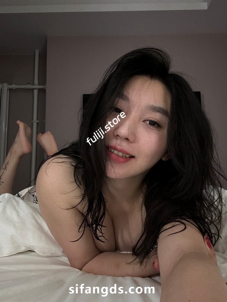 千万粉丝肥臀博主『教母eliy』全套合集【86V/15.3G】