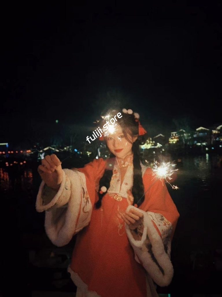 富二代专约『fKabuto』专约反差良家极品女神付费资源！