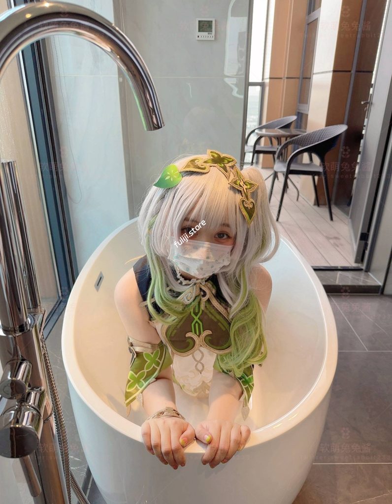 极品萝莉少女『软萌兔兔酱』高价私拍合集【12.8 GB】 极品萝莉少女『软萌兔兔酱』高价私拍合集【12.8 GB】