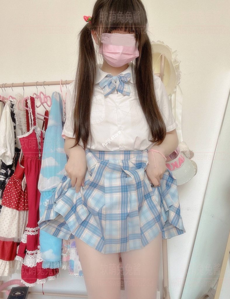 极品萝莉少女『软萌兔兔酱』高价私拍合集【12.8 GB】 极品萝莉少女『软萌兔兔酱』高价私拍合集【12.8 GB】