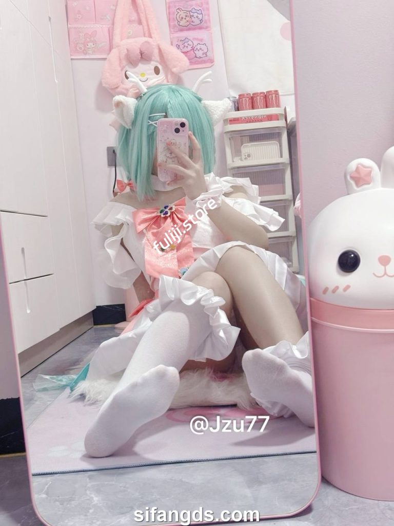 推特足控COS博主【季节/Jzu77】最新付费私拍【4.5G】