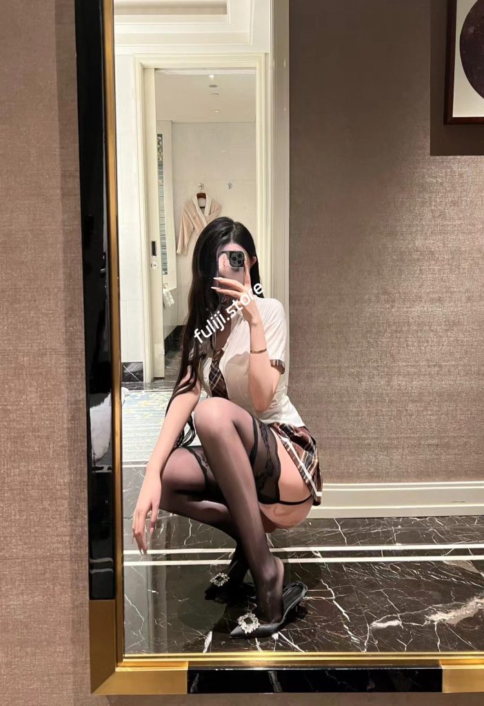 超顶性感尤物【一只顶美】顶级反差婊福利订阅【44v 35p 11.2G】