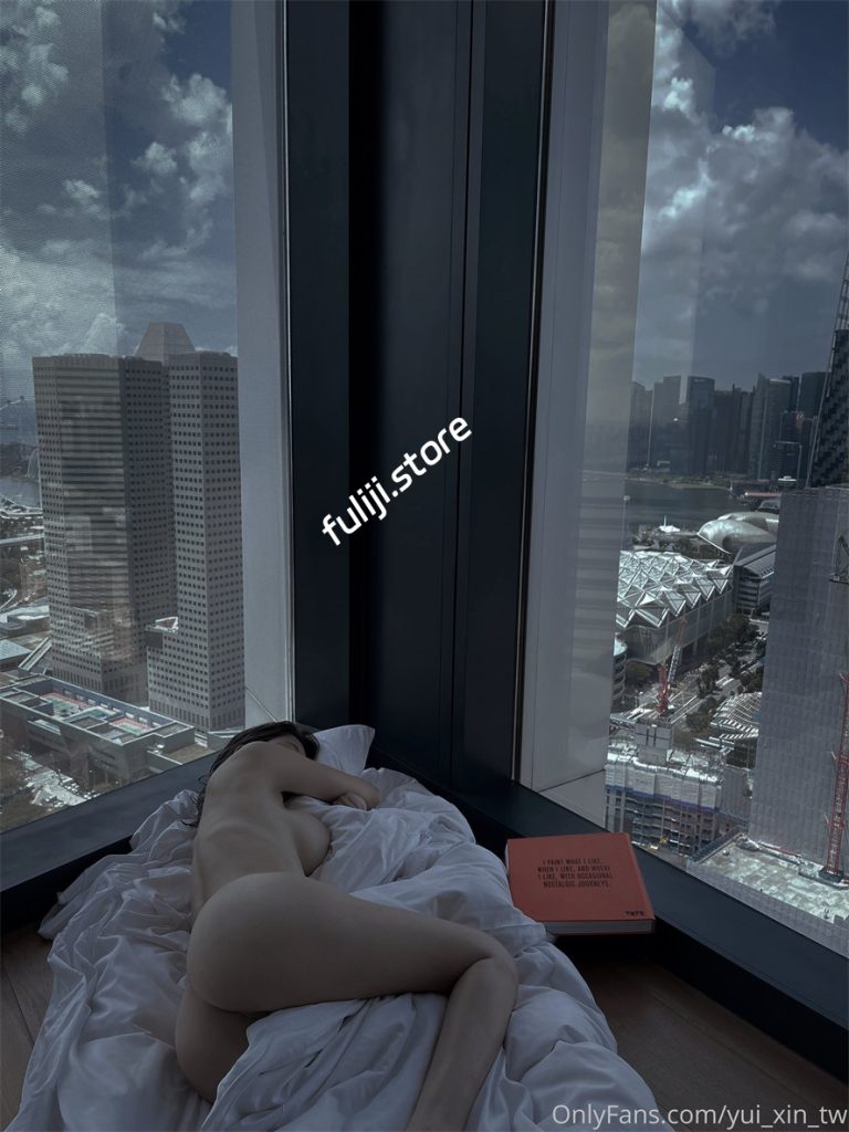 台湾onlyfans博主【辛尤里】超强全集【150G】