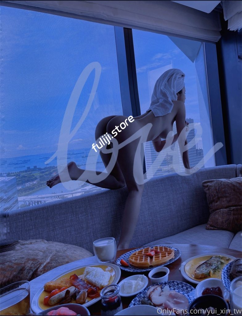 台湾onlyfans博主【辛尤里】超强全集【150G】