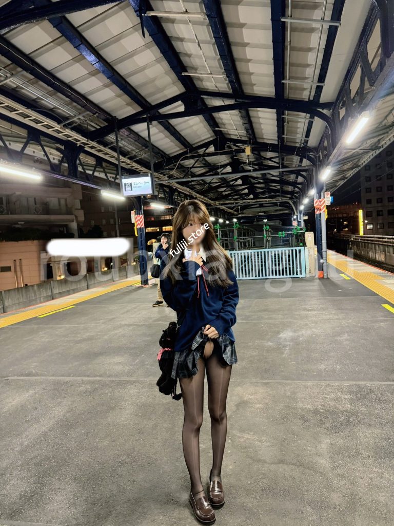 推特萝莉jk【优米/yooiimi11】含金主定制合集【12G】-福利姬杂货铺