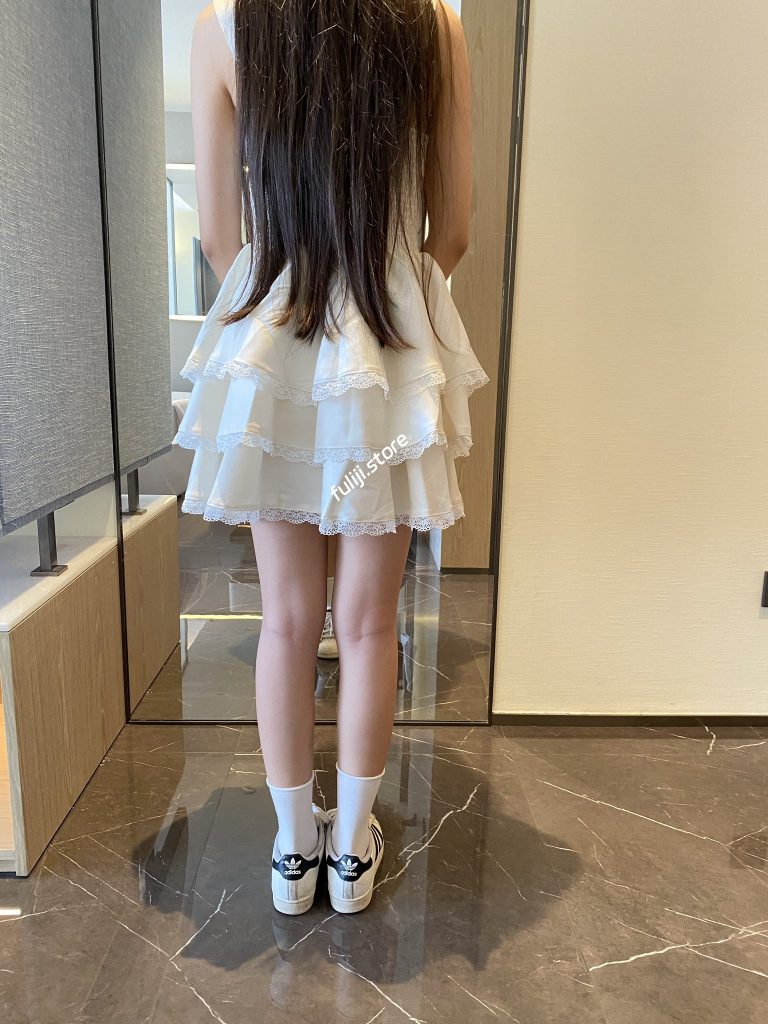 恋足癖大神【东坡先生】各类型极品嫩妹合集【15.9 GB】