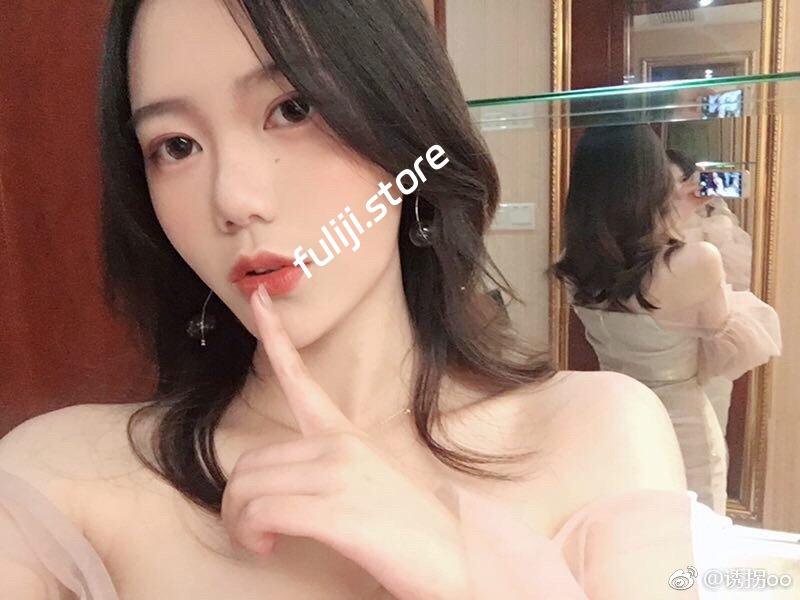 露脸福利姬【快点亲亲我吖/魔法秋秋】自整理合集【11.4G】-福利姬杂货铺