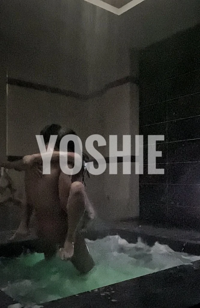 FansOne台湾博主【YOSHIE冰块】原档无水印合集【80V/37.5G】